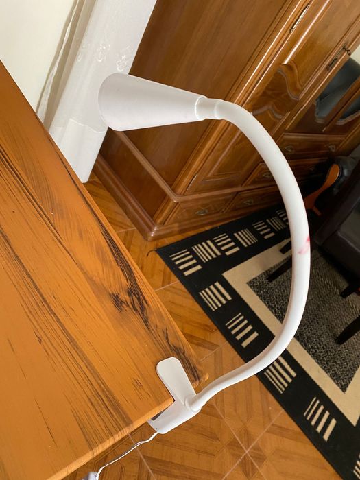 Luz de mesa com suporte