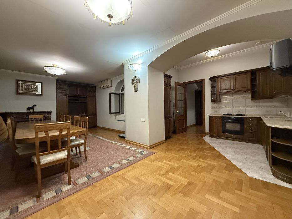 КИЇВ/Саксаганського 29. Продаж 3-кімнатної квартири 125м2/з меблями