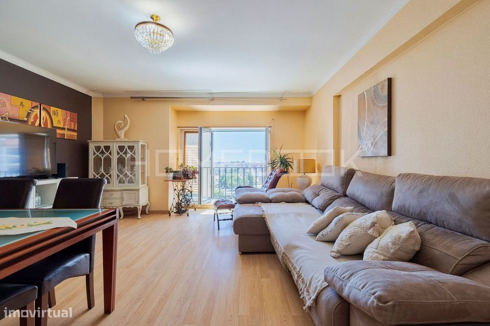 Apartamento T3 com  Arrecadação em Setúbal