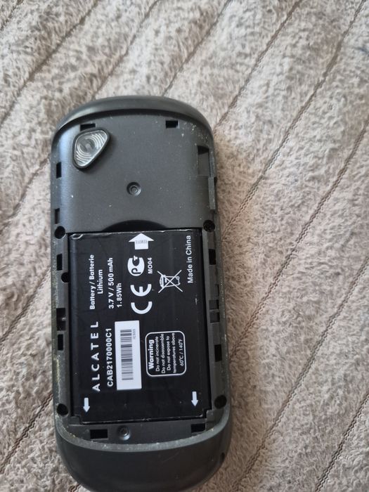 Кнопковий телефон Alcatel