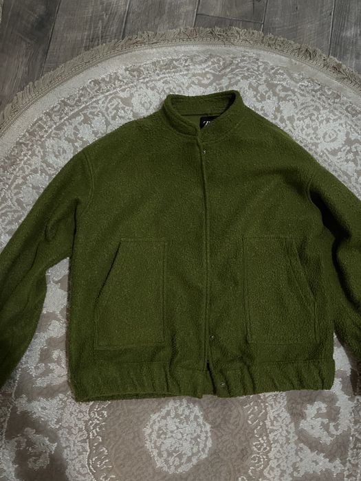 Жіночий бомбер zara