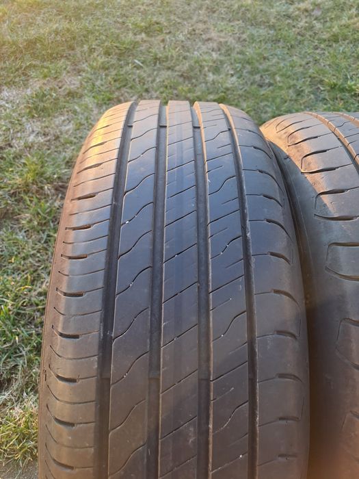 Good Year EfficientGrip2 SUV 215/60/17