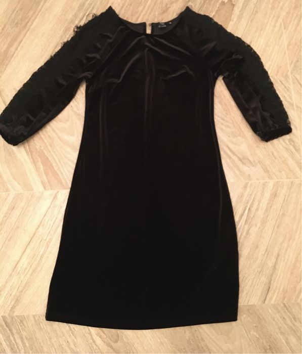 Czarna welurowo koronkowa sukienka 34 F&F