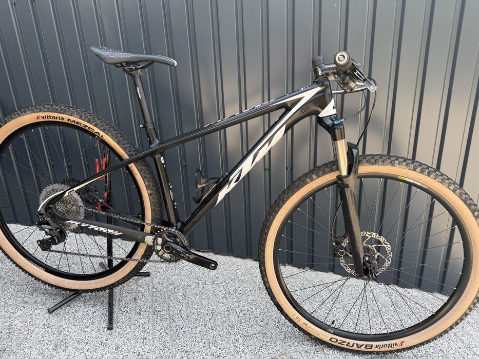 Ktm myroon carbono 29