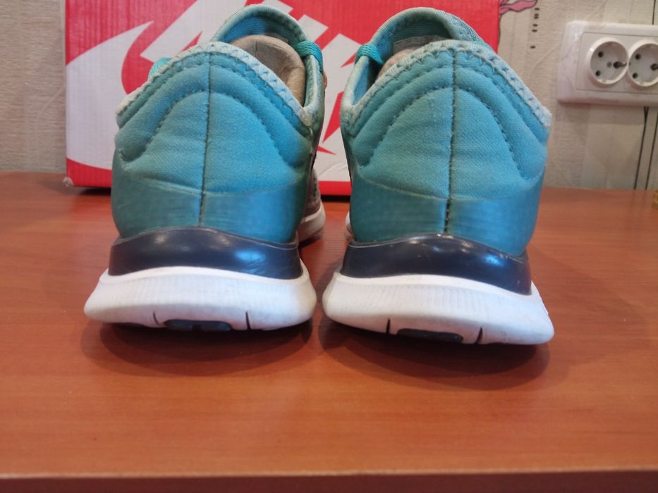Продам женские оригинальные кроссовки Nike Free 3.0. Очень лёгкие