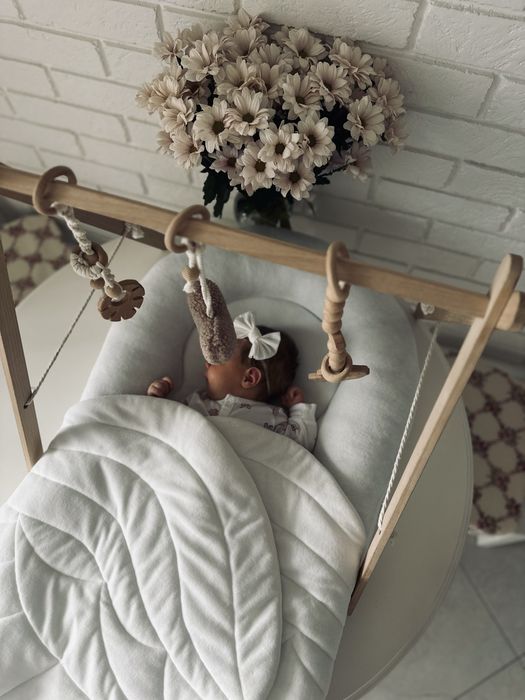 Кокон з крилами( під крилом)