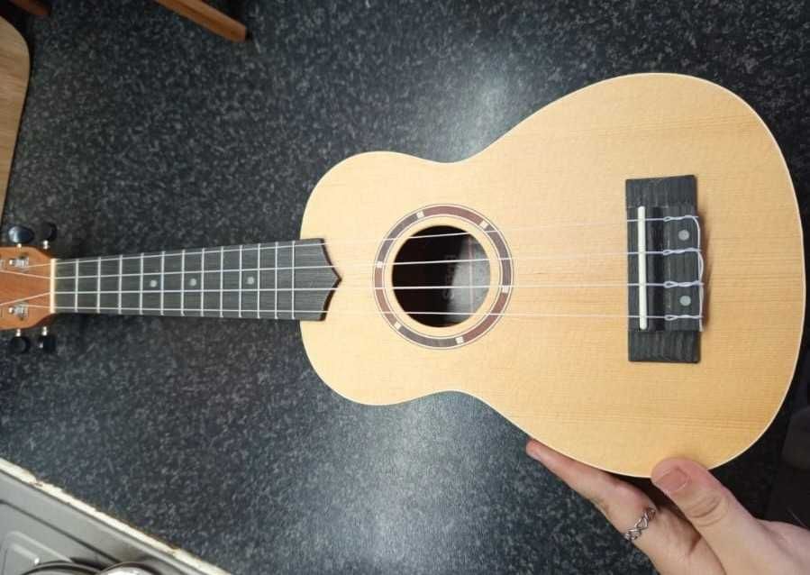 Ukulele Soprano- Stagg