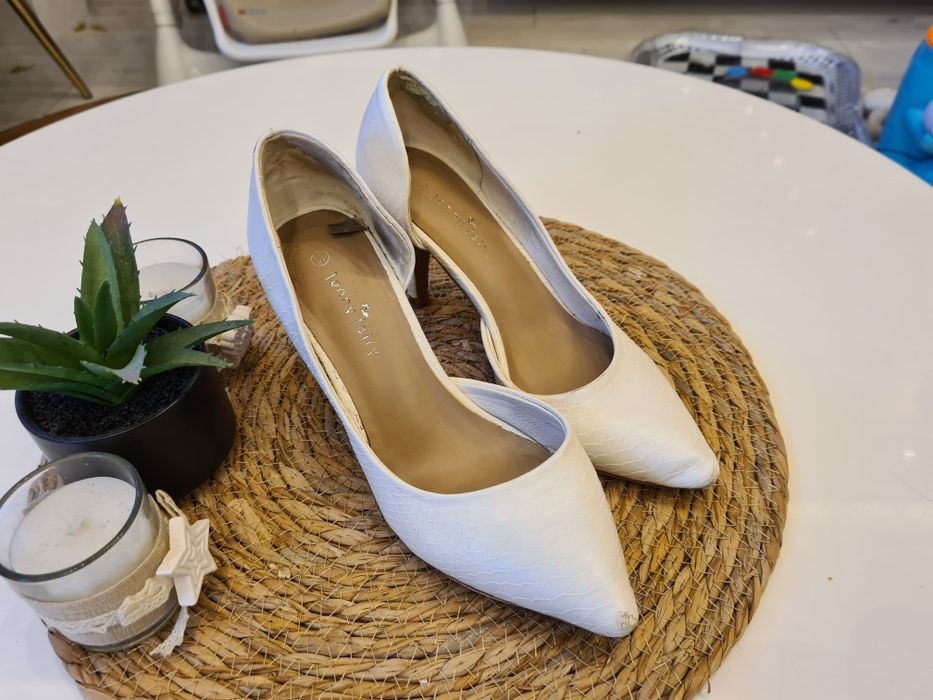 Buty czółenka ślubne 37