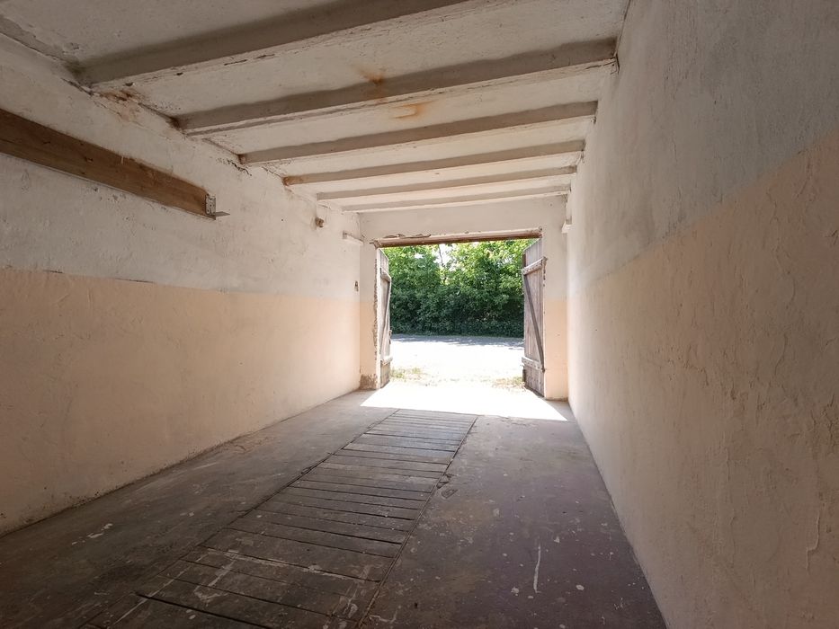 Sprzedam Duży Garaż 19m2 ul Langiewicza (Kanał,Prąd)