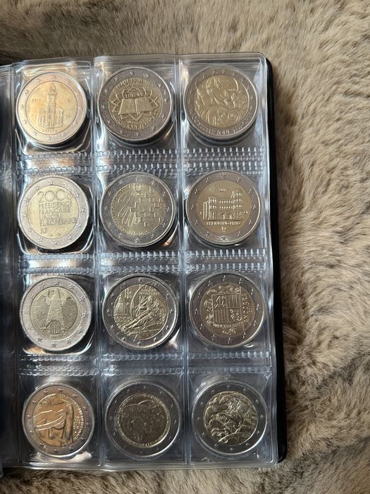 Vendo várias moedas 2€