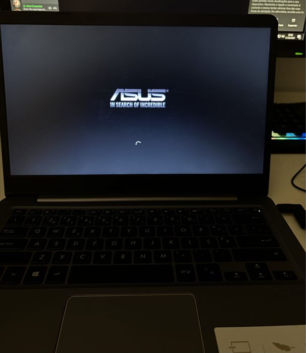 Portátil ASUS cinzento