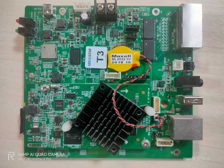 NovaStar Taurus Series T3 з антенами WiFi