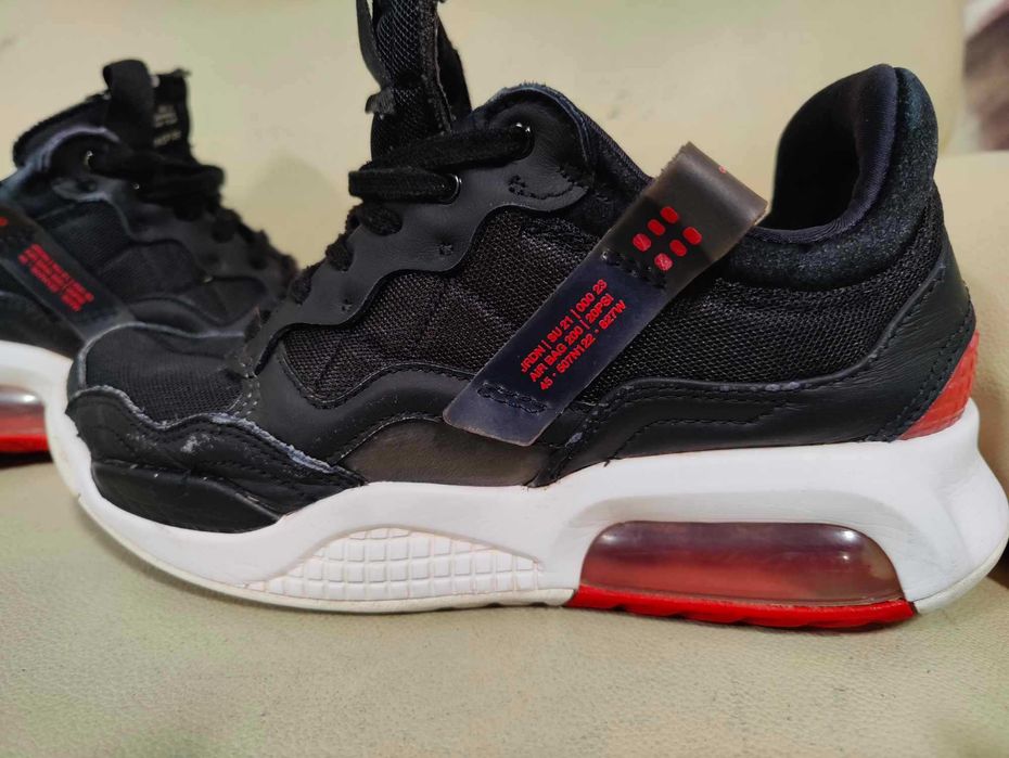 Tenis Nike Air Jordan MA2 tam. 42