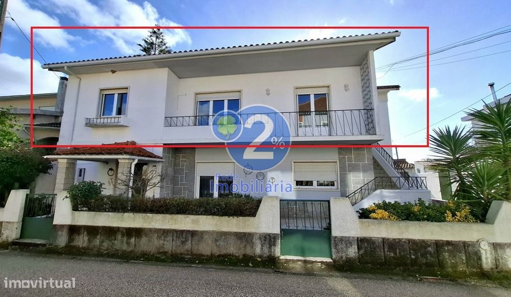 Apartamento T5 Duplex com Logradouro - Pousos