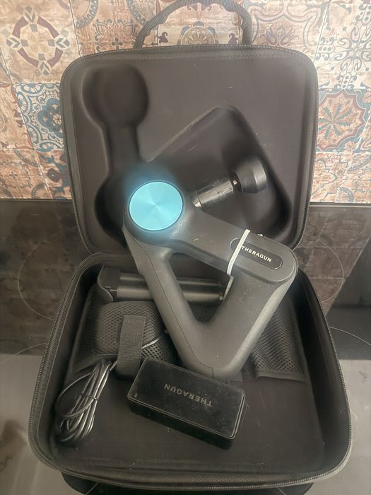 Theragun G3PRO masażer – działa, bateria wyskakuje, do naprawy