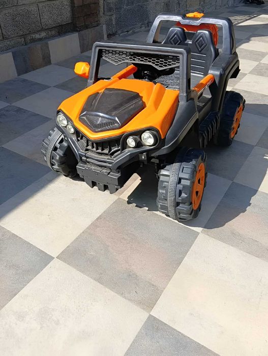 АКЦІЯ дитячий електромобіль на акумуляторі з музикою та світлом Dream Auto