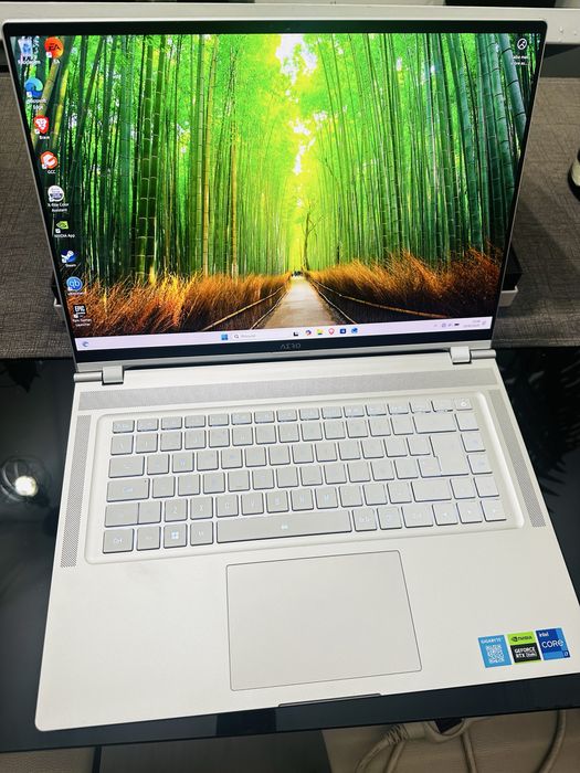 Portatil OLED 4K AERO 16 i7 13700h 16GB/1TB RTX 4060