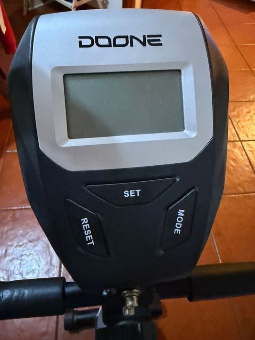 Bicicleta estática DONE – praticamente nova