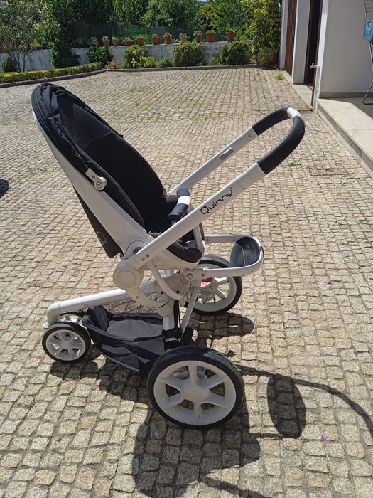 Carrinho de bebé e Ovo