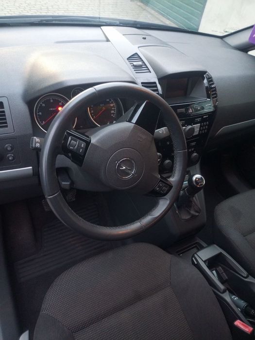 Продам Opel Zafira 2013