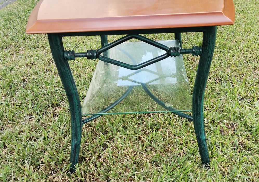 Mesa de centro estrutura metálica,com tampo em madeira e prateleira em