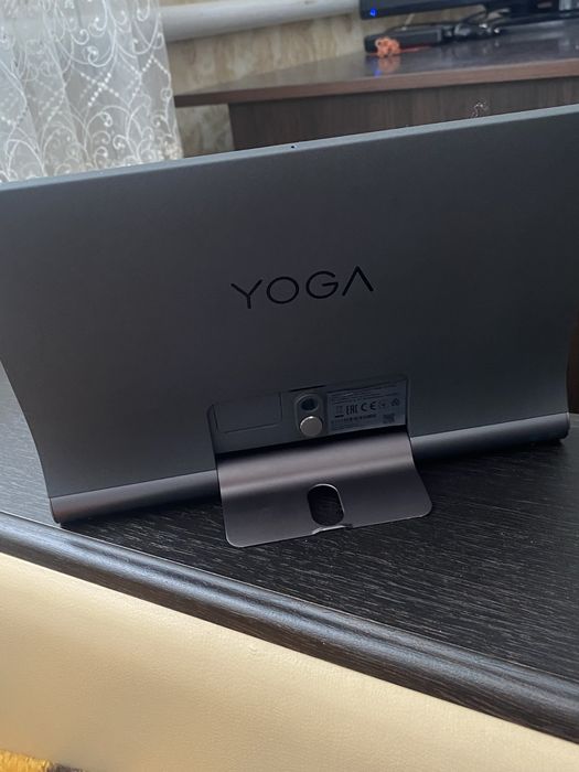 Планшет Lenovo YT-X705F