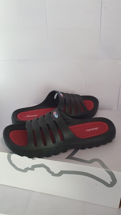 Klapki męskie nowe z pianki w rozmiarze 45