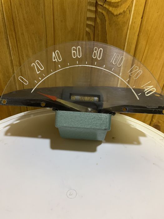 Продам спидометр на ГАЗ 21
