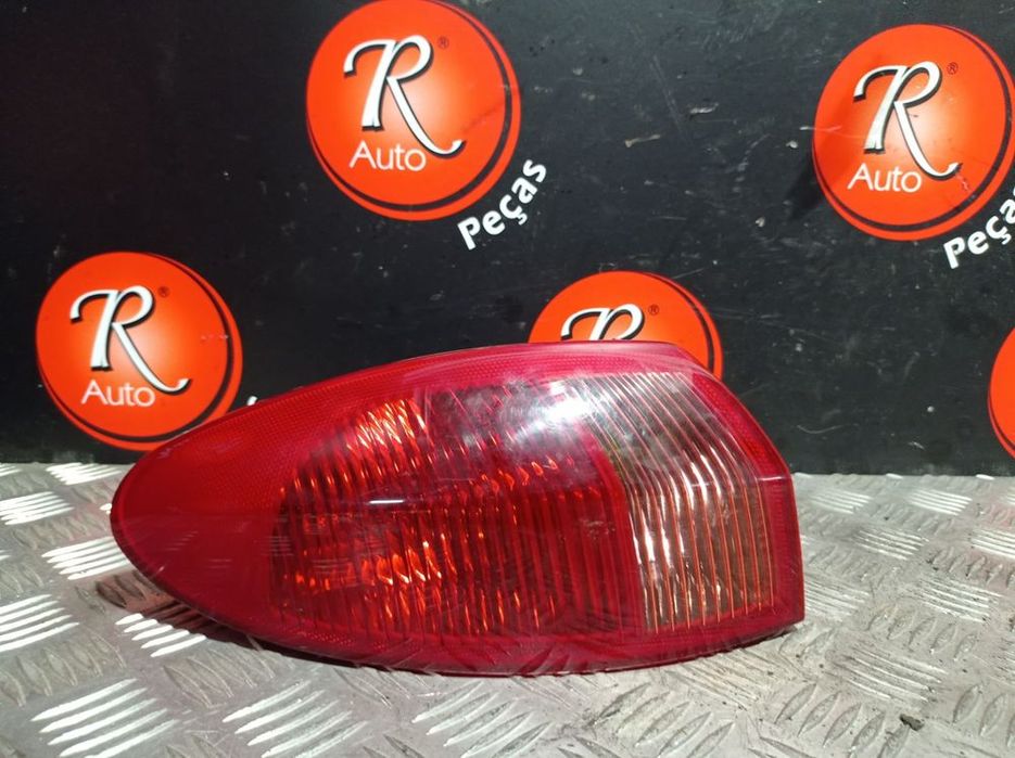 Farolim Stop Esq Alfa Romeo 147 (937_)