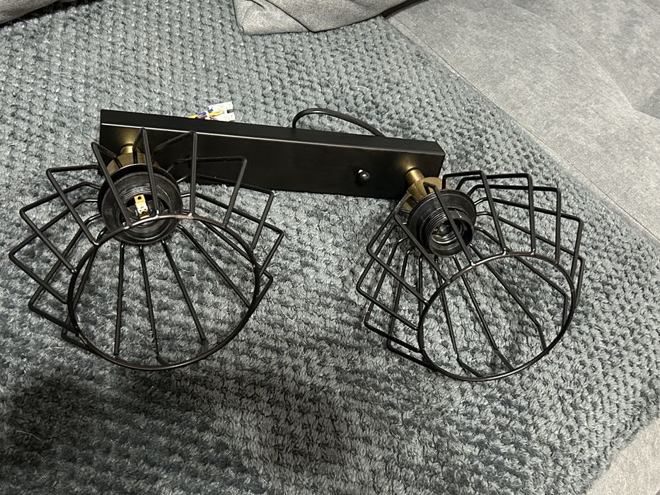 Sprzedam plafon w idealnym stanie, wyślę przez paczkomat.