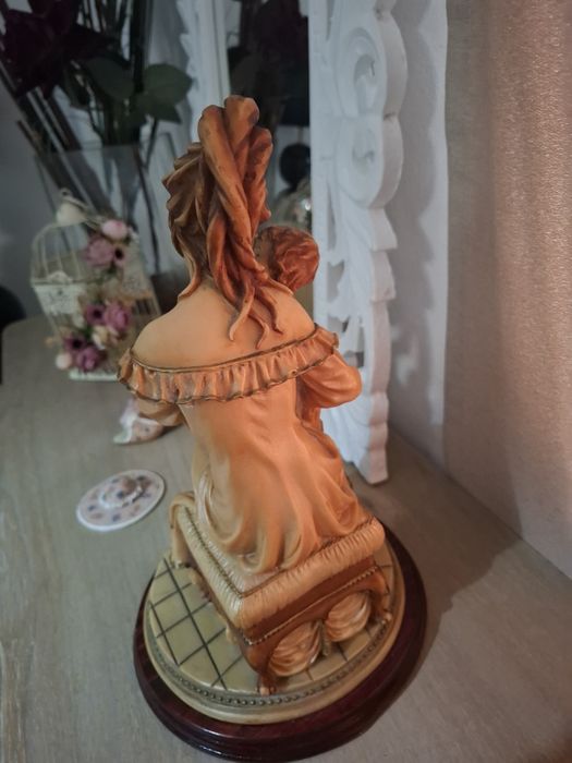 Estátua em Marfinite