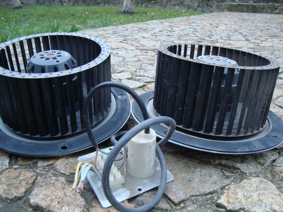 Вентилятор радіальний  R4E200-AD03-09