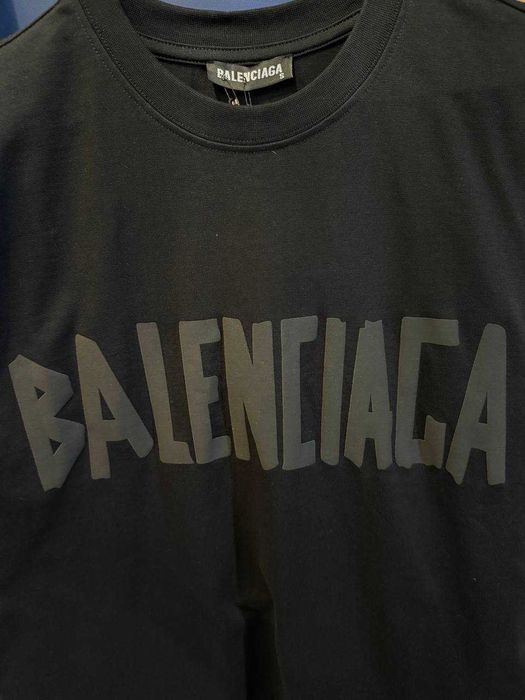 Stylowa koszulka Balenciaga