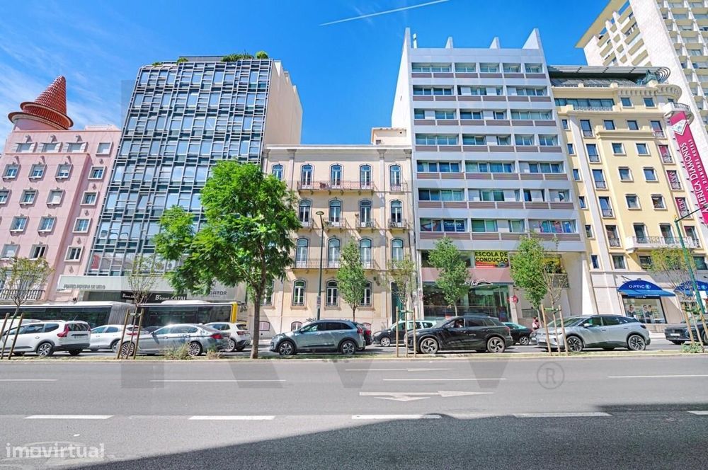 Arrenda-se quarto na Avenida Fontes Pereira de Melo, Lisboa. - Quarto