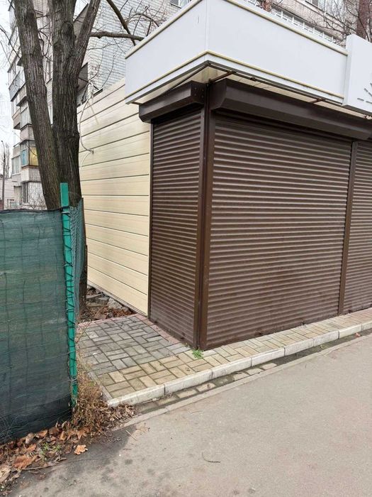 Продам нежитлову торгівельну споруду червона лінія