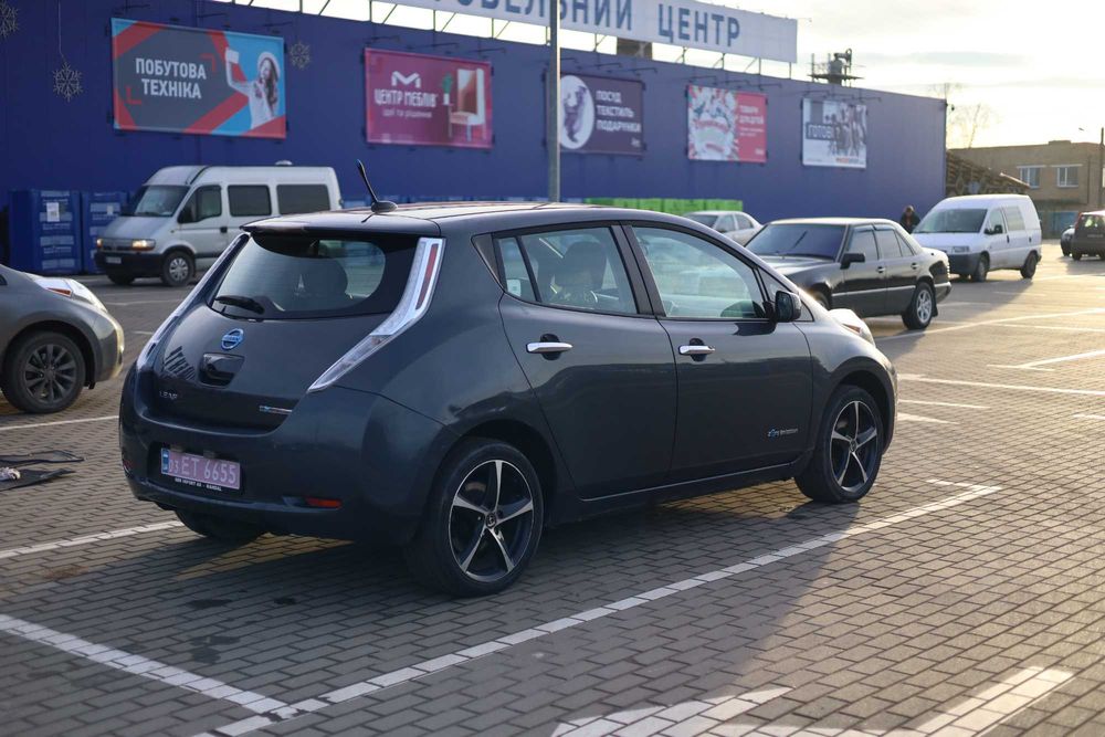 Nissan Leaf 2013  FL (модельний 2014) 24 kWh друга модивікація