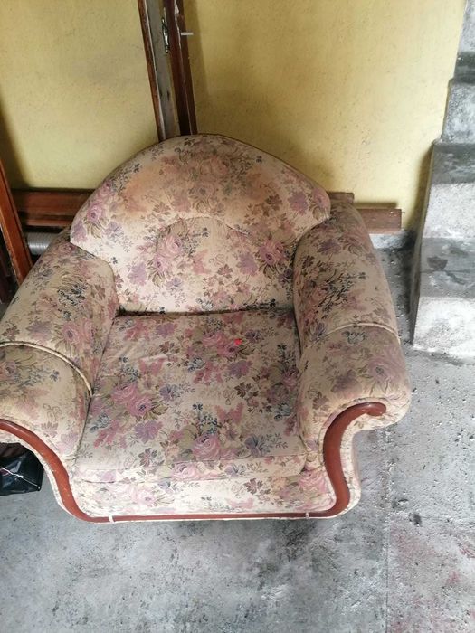 Recheio de restaurante- Sofás-Balcões e outros