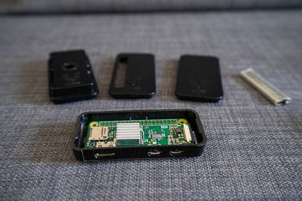 Raspberry Pi Zero W – Kit Completo | Caixa Premium + Fonte + Cartão MicroSD 32Gb