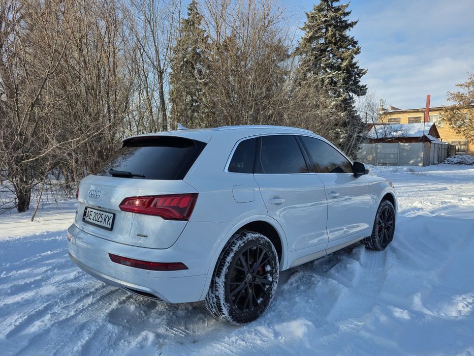 Audi Q5 2019 2.0tfsi panorama
