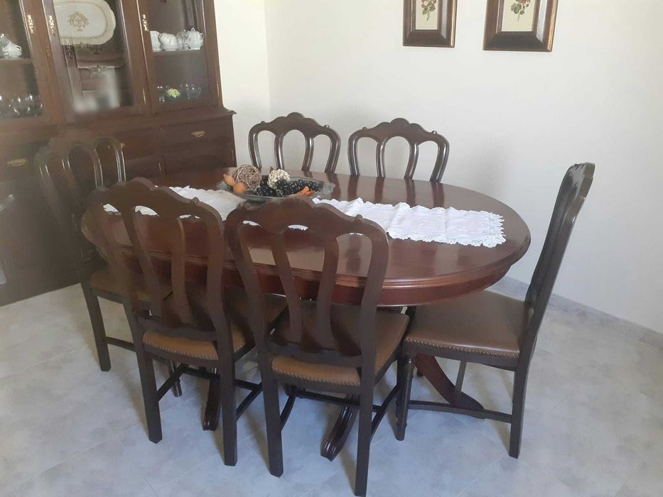 Mesa extensível em bom estado