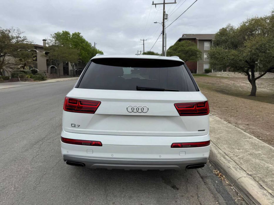 Audi Q7      2019