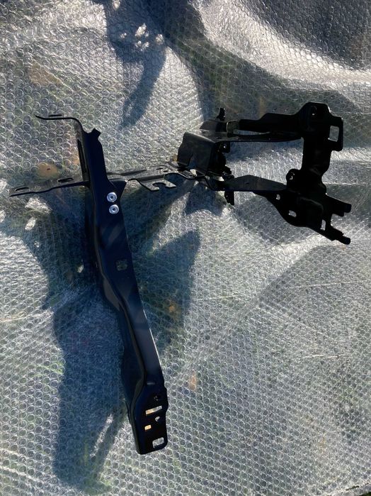 Кронштейн крепления фары LH/RH BMW 5 Seies G30 2017-2020год.
