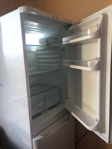 lodówko-zamrażarkę INDESIT