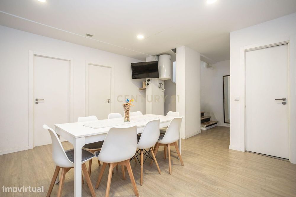 Espaço Comercial com Potencial para Habitação
