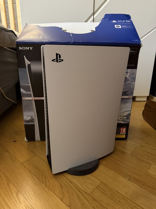 Ps5 digital 825gb + 1 pad