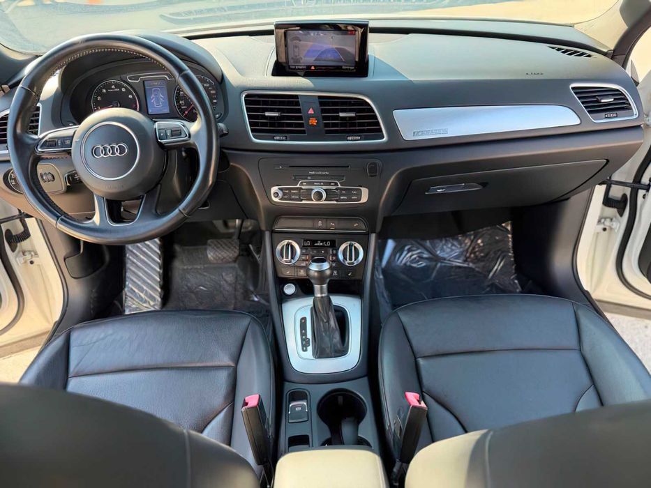 Audi Q3      2015