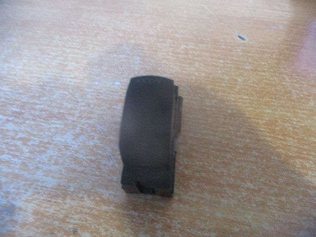 Comando / botão / interruptor vidros trás esquerdo SUZUKI Grand Vitara