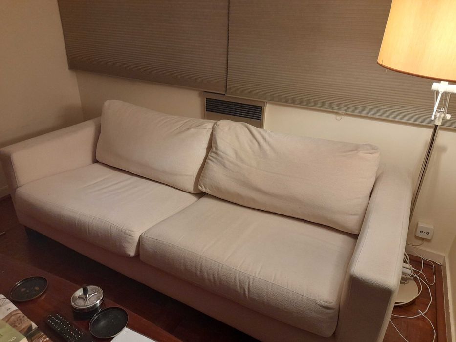 Sofá 3 lugares beige- muito bom estado