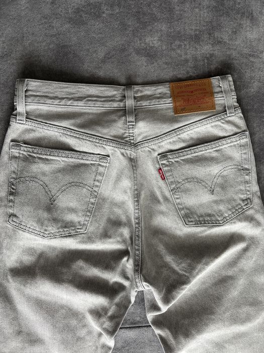 Сірі джинси Levis 501