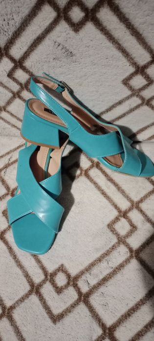 Босоніжки 36р. штучна шкіра